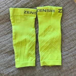 Zensah Leg Compresssion Sleeves Size S/M